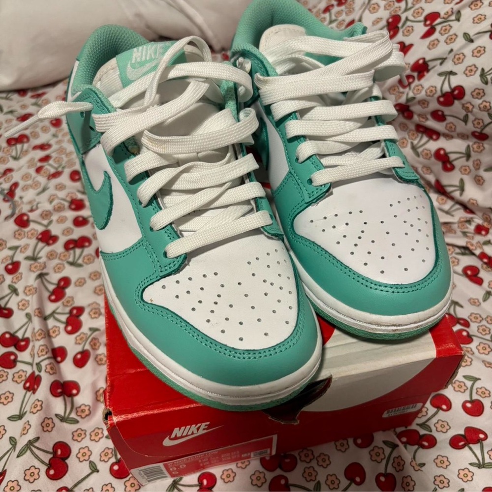 Nike dunk low green glow